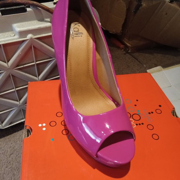 High Heels - Picture 2 of 3